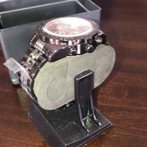 Men’s watch. Brand new, still has plastic on it. - Picture 2 of 4